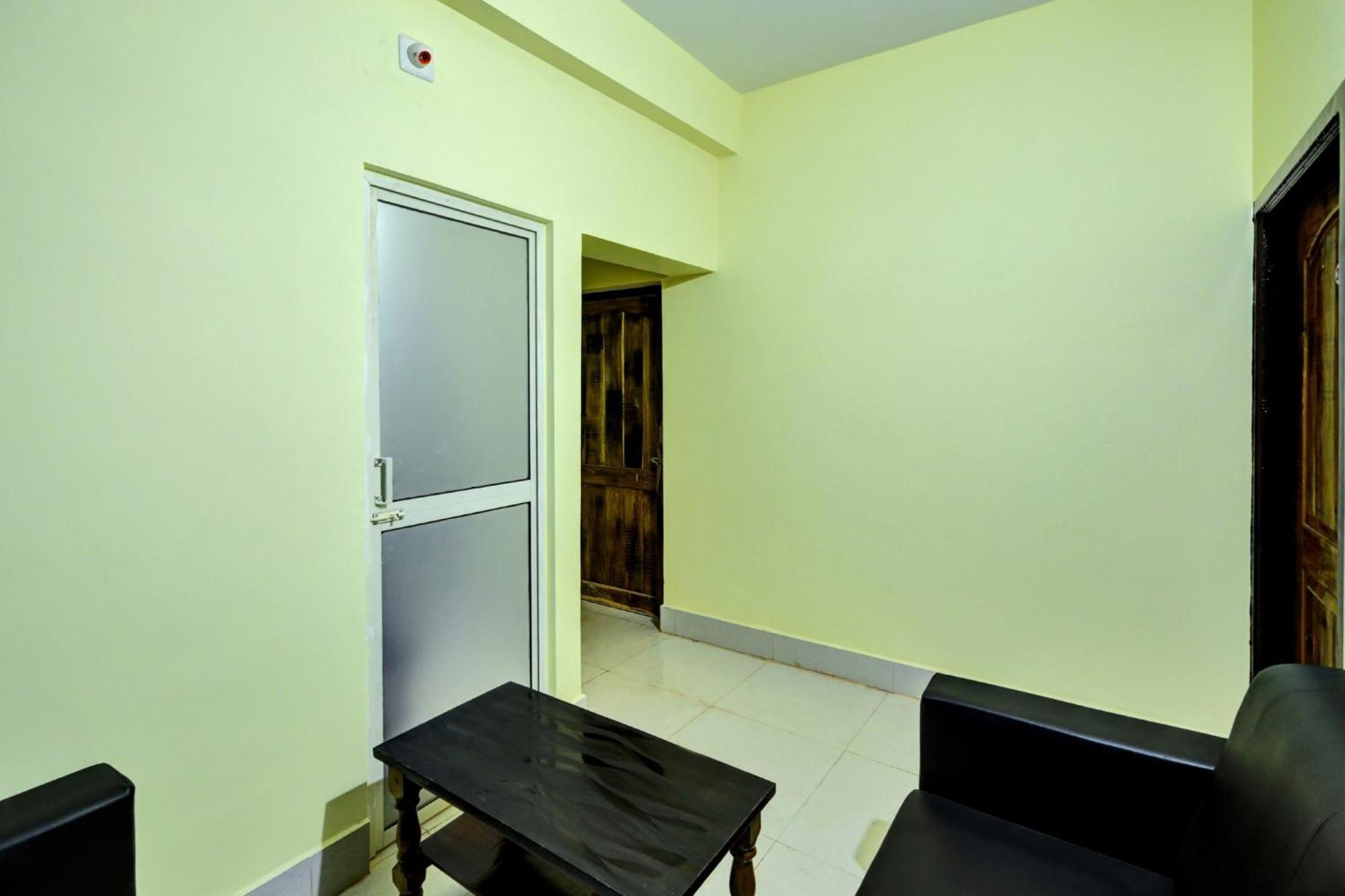 Oyo Flagship 81058 Royal Regalia Hotel Bhubaneswar Bagian luar foto