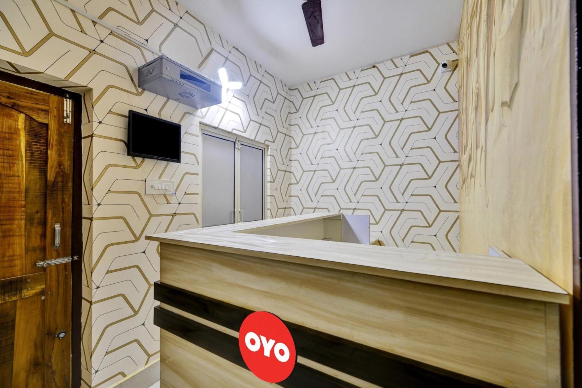 Oyo Flagship 81058 Royal Regalia Hotel Bhubaneswar Bagian luar foto